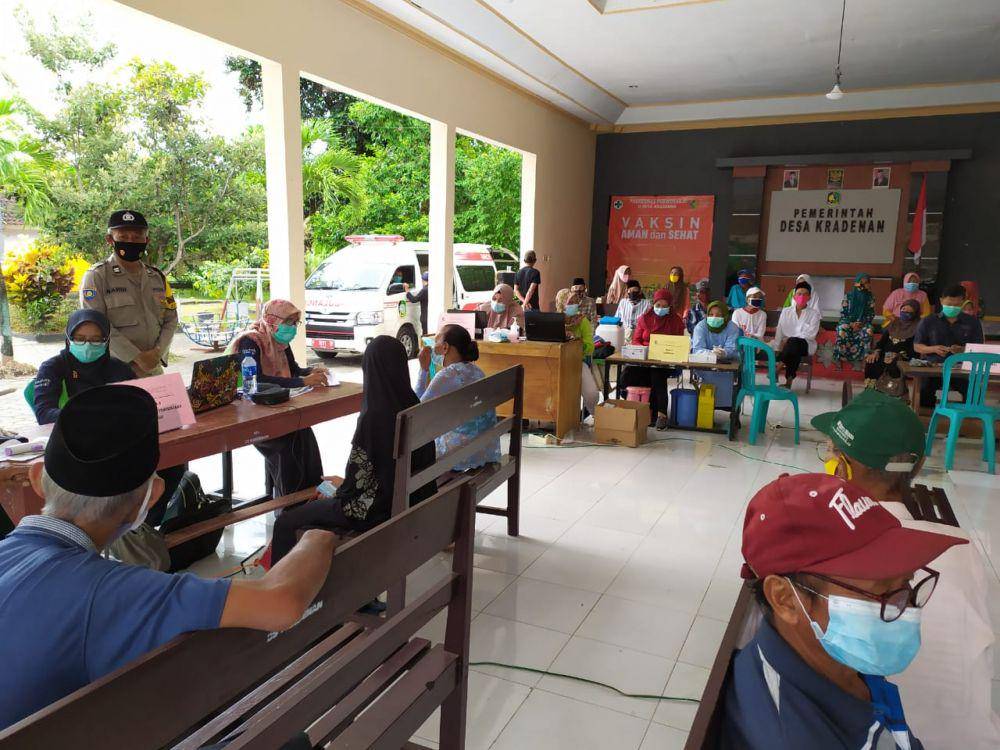 Proses pemberian vaksin Astrazeneca di Banyuwangi. IDN Times/Istimewa