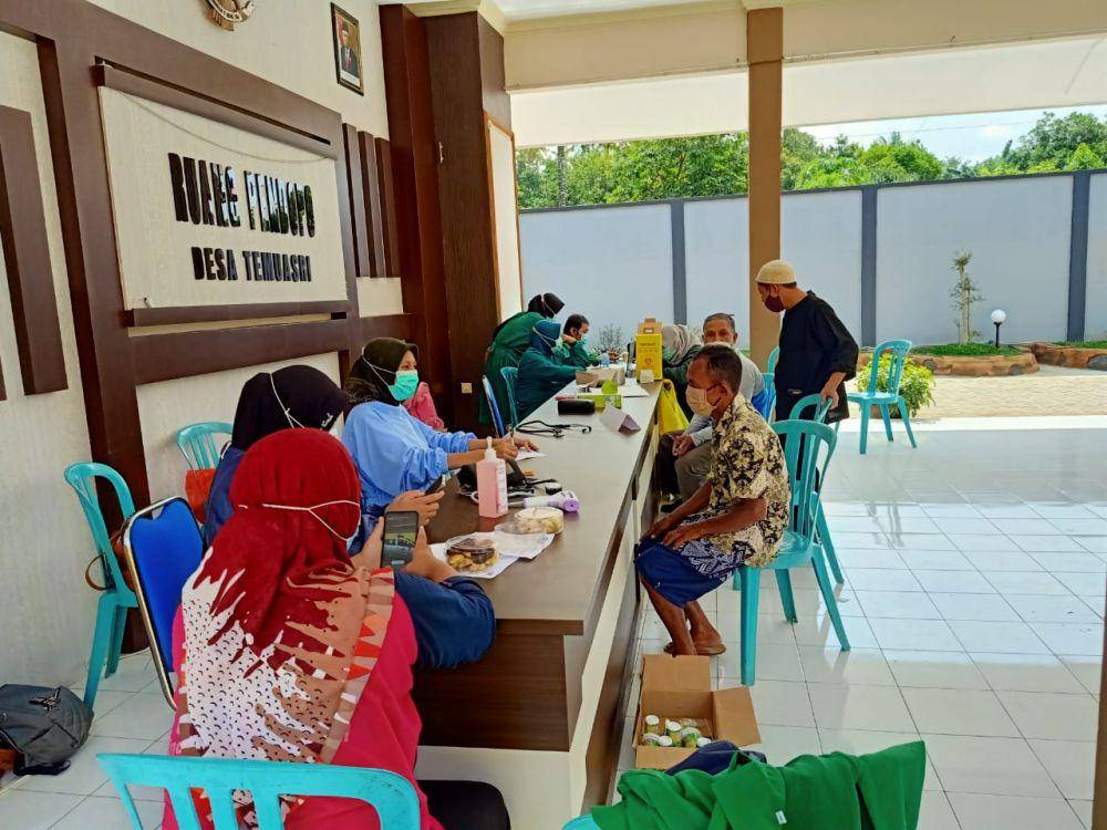 Proses pemberian vaksin Astrazeneca di Banyuwangi. IDN Times/Istimewa