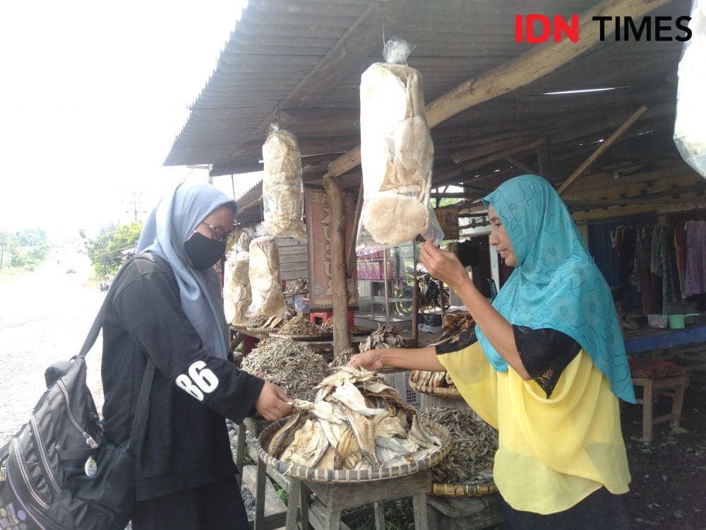 Olahan ikan asin dan terasi Lampung khas Tulangbawang (IDN Times/Silviana)