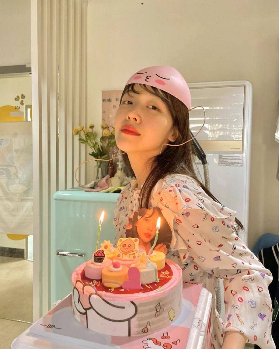 Bang Min Ah (instagram.com/bbang_93)