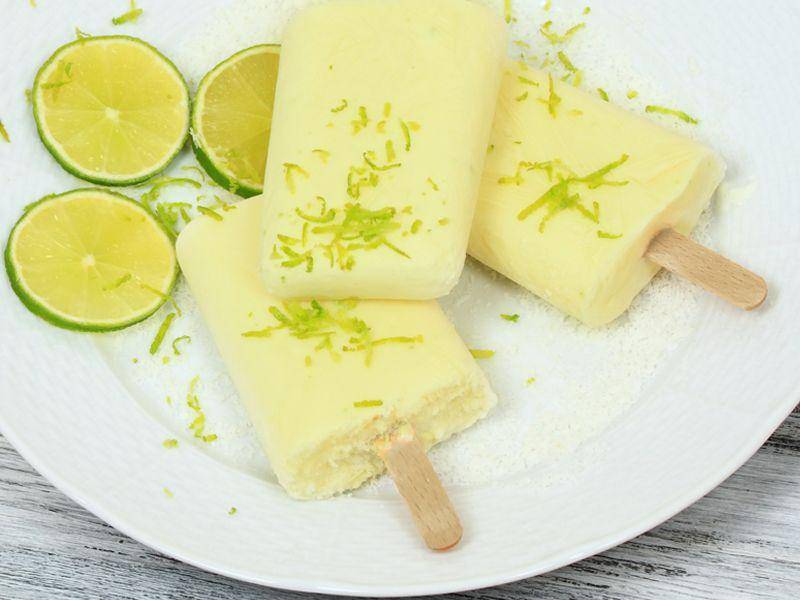 ilustrasi lime ice cream popsicles (www.prairiefarms.com)