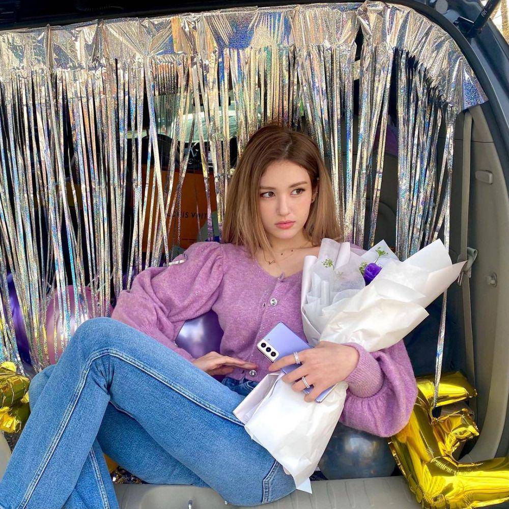 Jeon Somi (instagram.com/somsomi0309)