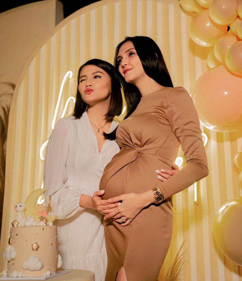 Chelsea Shania dan Alexa Key (instagram.com/chelseashania)