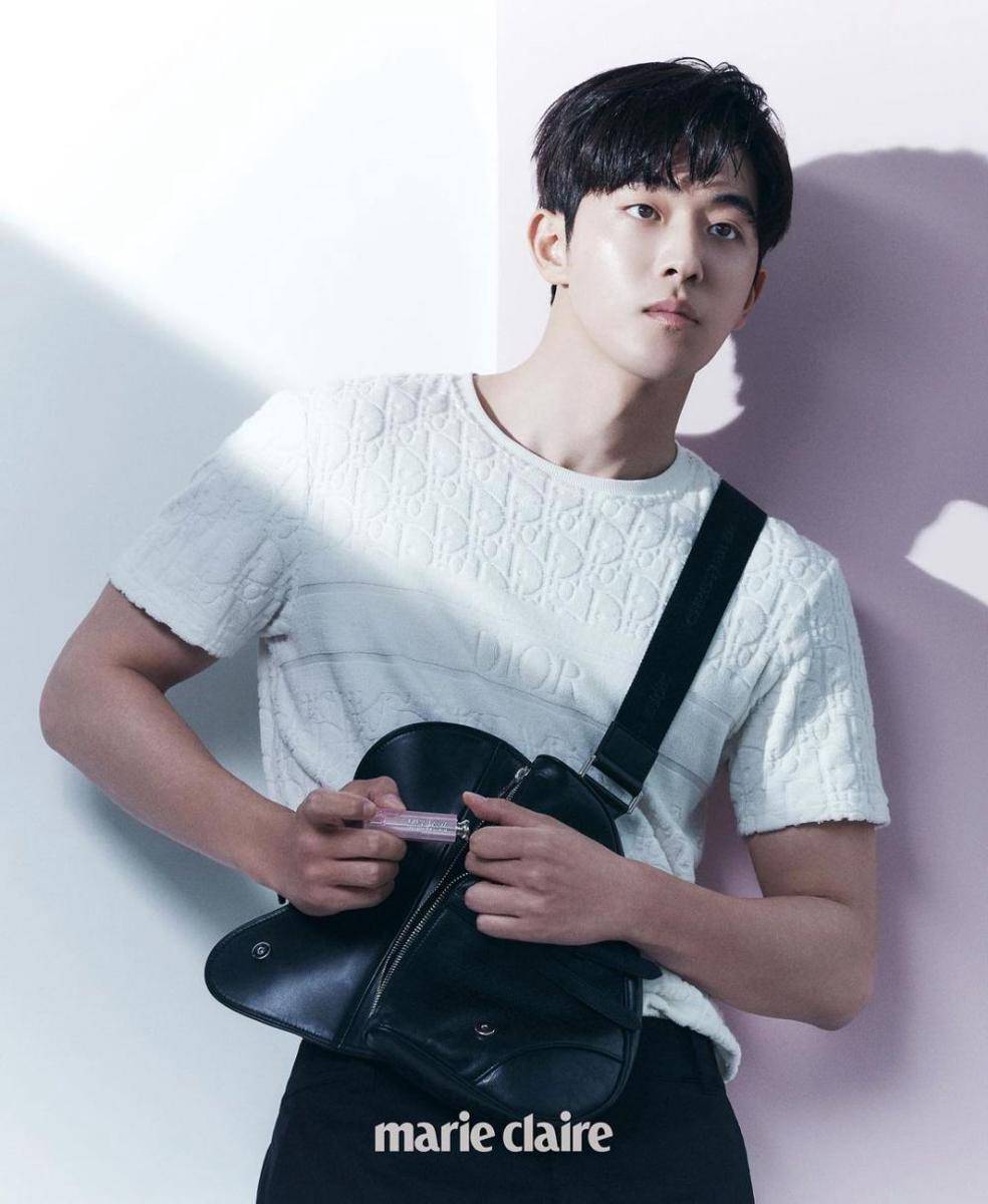 Nam Joo Hyuk di pemotretan majalah Marie Claire Korea. (instagram.com/marieclairekorea)