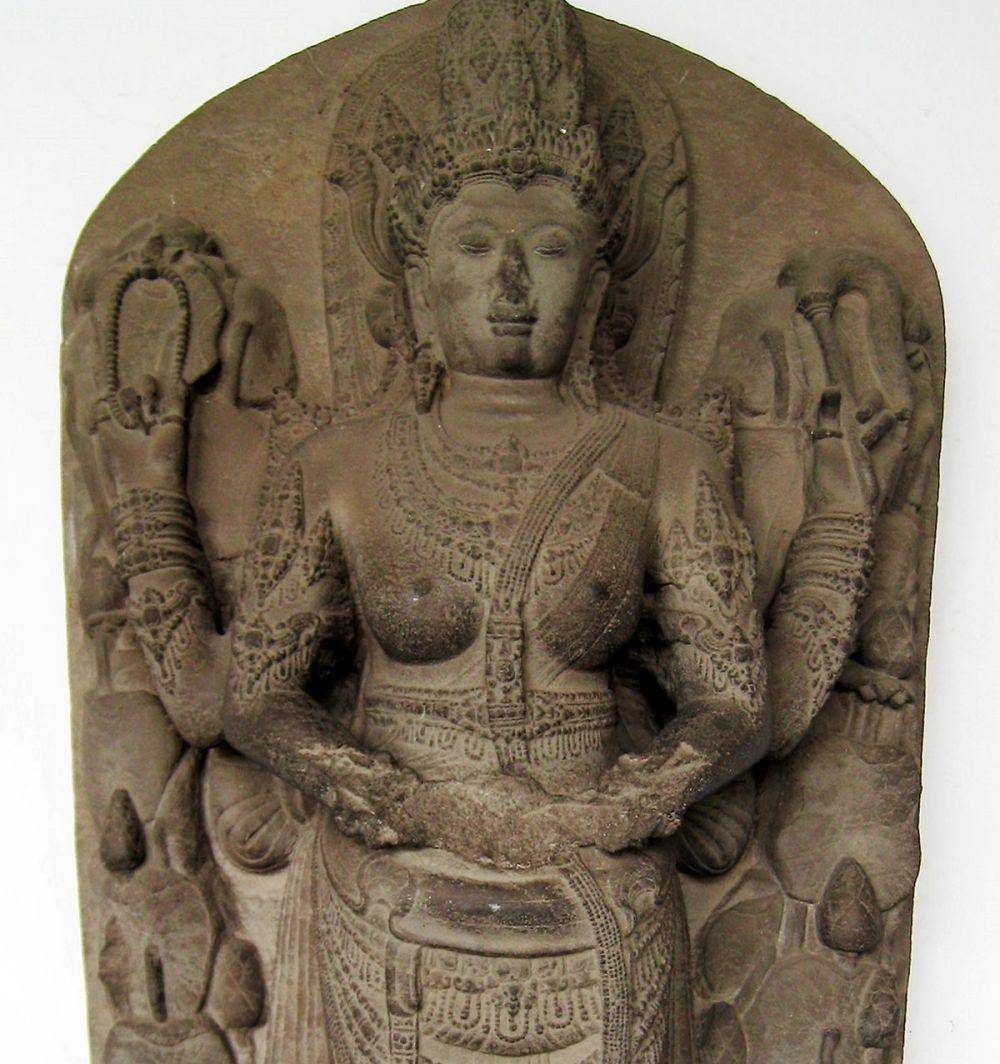 Arca Tribhuwana Wijayatunggadewi (wikimedia.org)