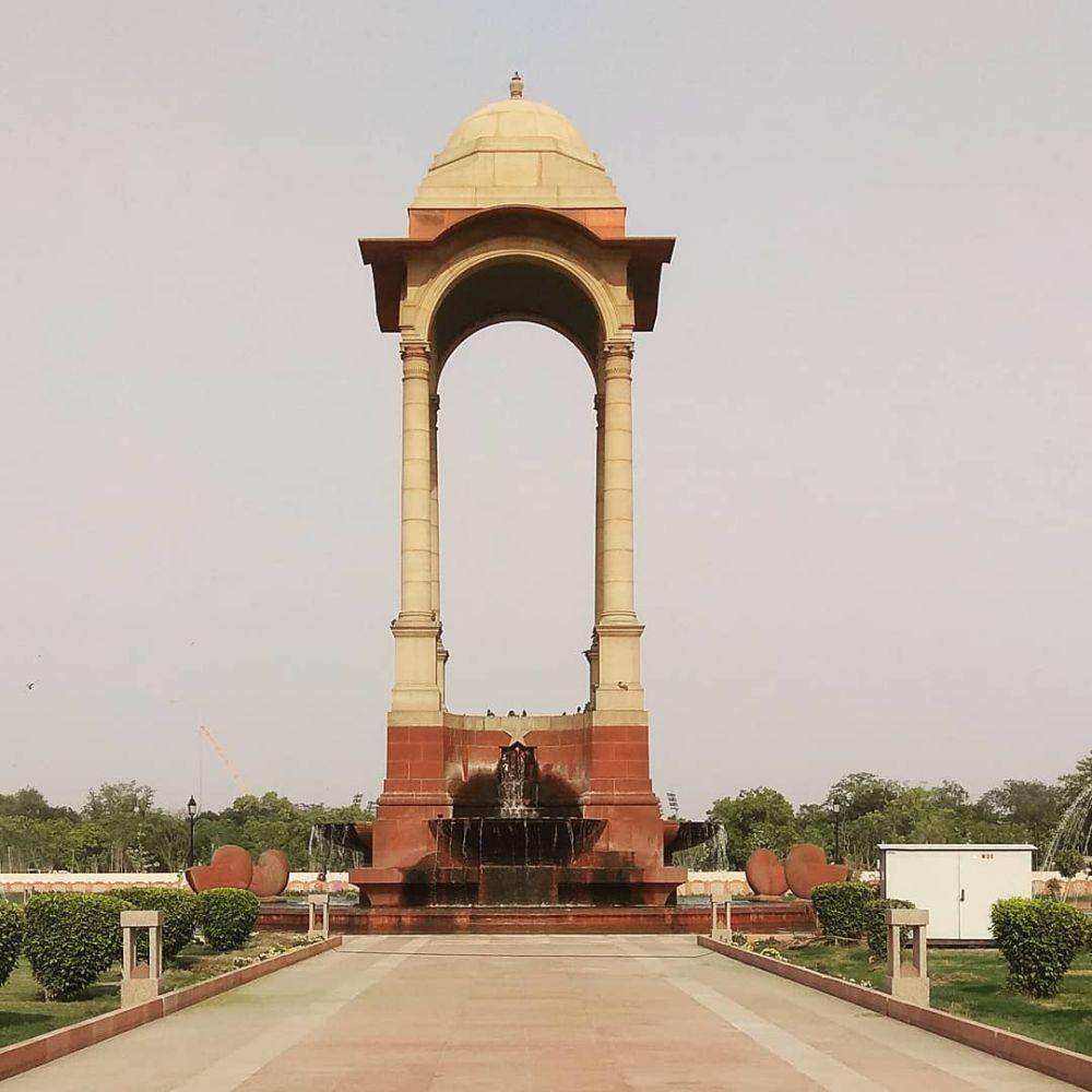 India Gate (instagram.com/peregrination_of_my_life)