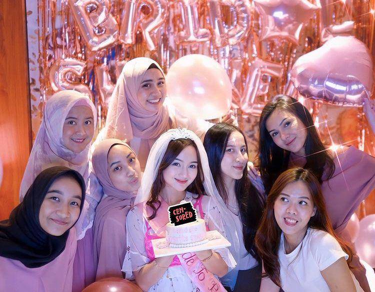 Bridal shower nanda (Instagram.com/nandaarsynt)