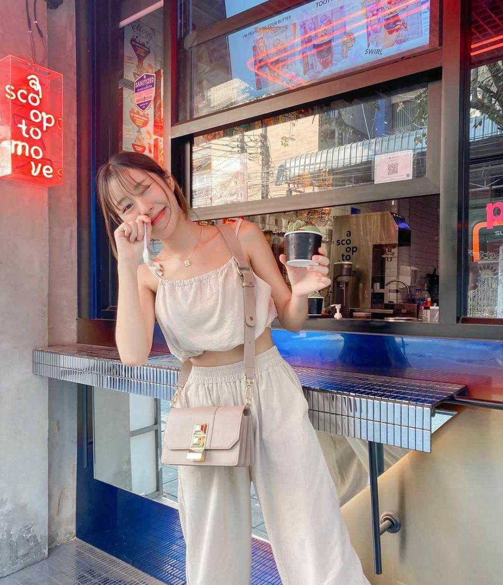 Ciize Apichaya (instagram.com/ciizezphr)
