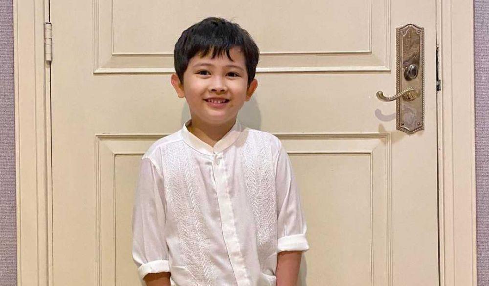 10 Potret Delmar, Putra Satu-satunya Nadia Mulya yang Jarang Disorot