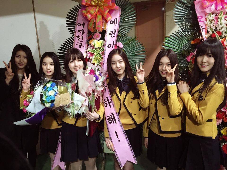 GFRIEND saat baru debut. (twitter.com/GFRDofficial)