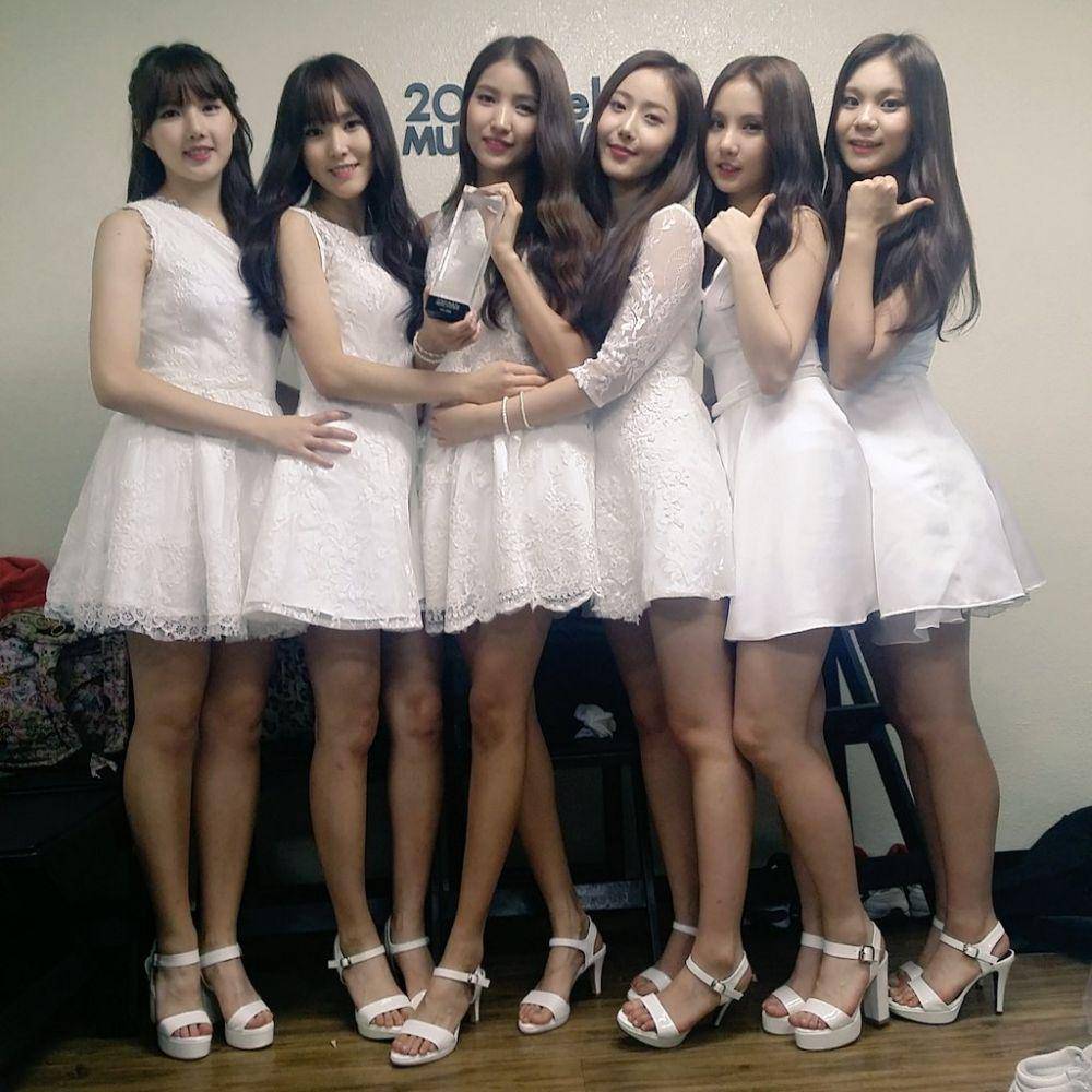 GFRIEND saat baru debut. (twitter.com/GFRDofficial)