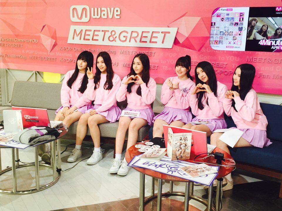 GFRIEND saat baru debut (twitter.com/GFRDofficial)