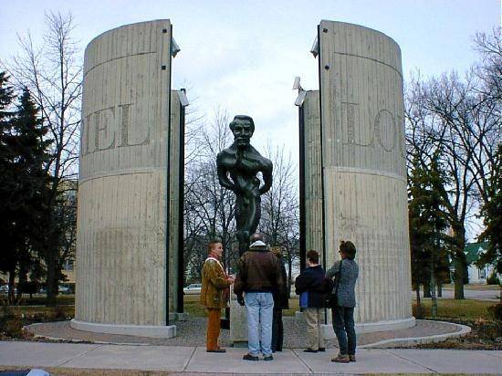 Statue of Riel (tripadvisor.ca)