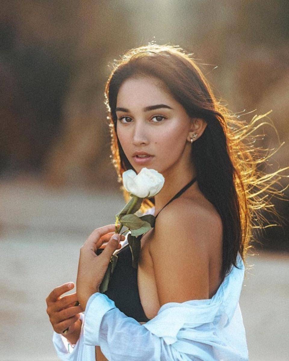 Potret Sophia Rogan (instagram.com/thesophiarogan)