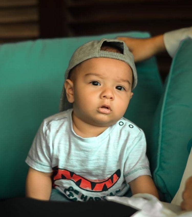 Athar vs air (Instagram.com/_irishbella_)
