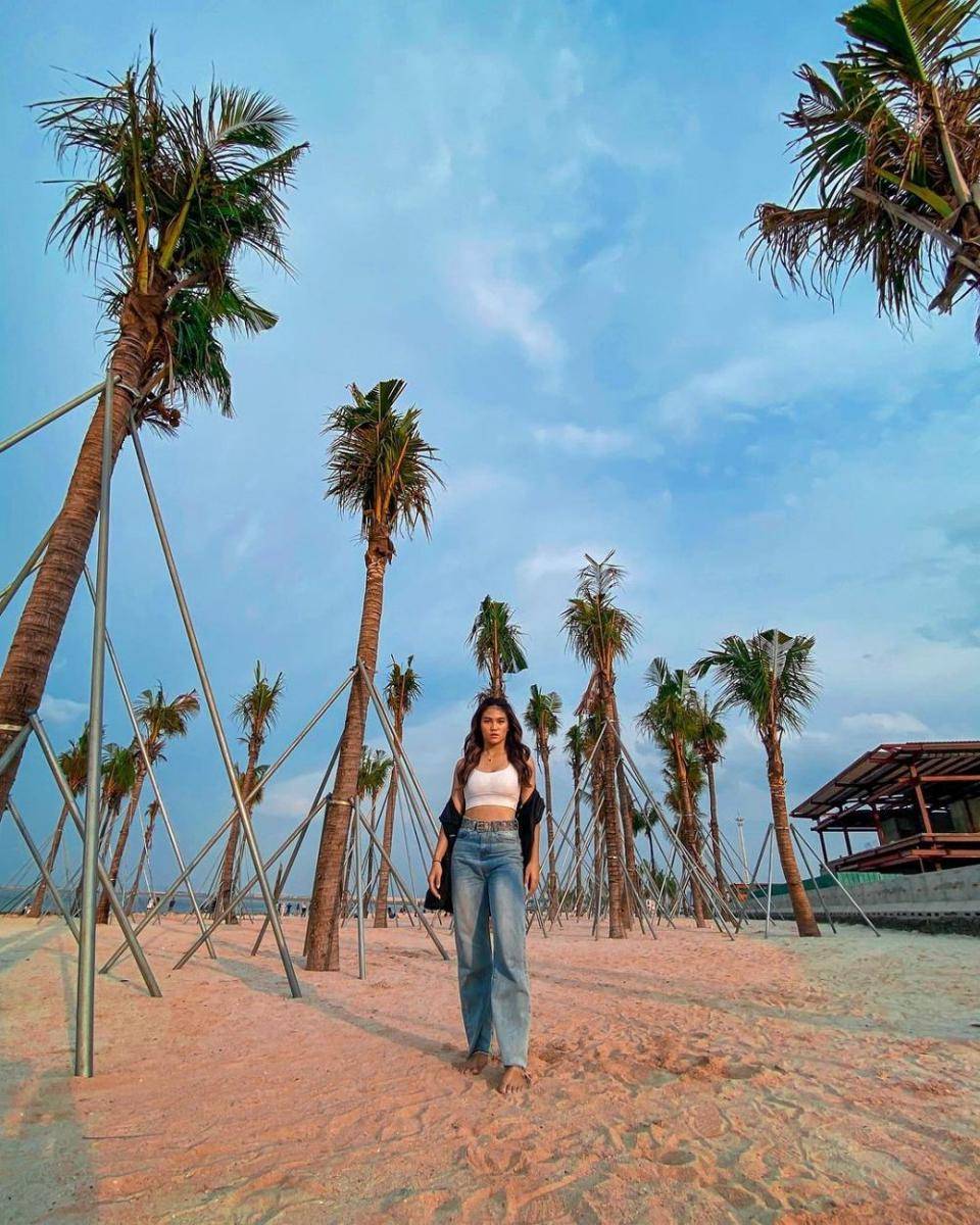 Pantai PIK 2 (instagram.com/kellycourtneyy)