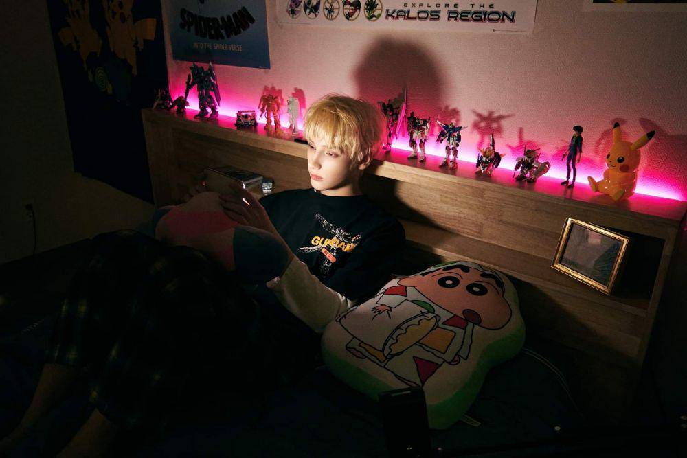 Huening Kai TXT di teaser comeback album The Chaos Chapter: FREEZE versi YOU. (facebook.com/TXT.bighit)
