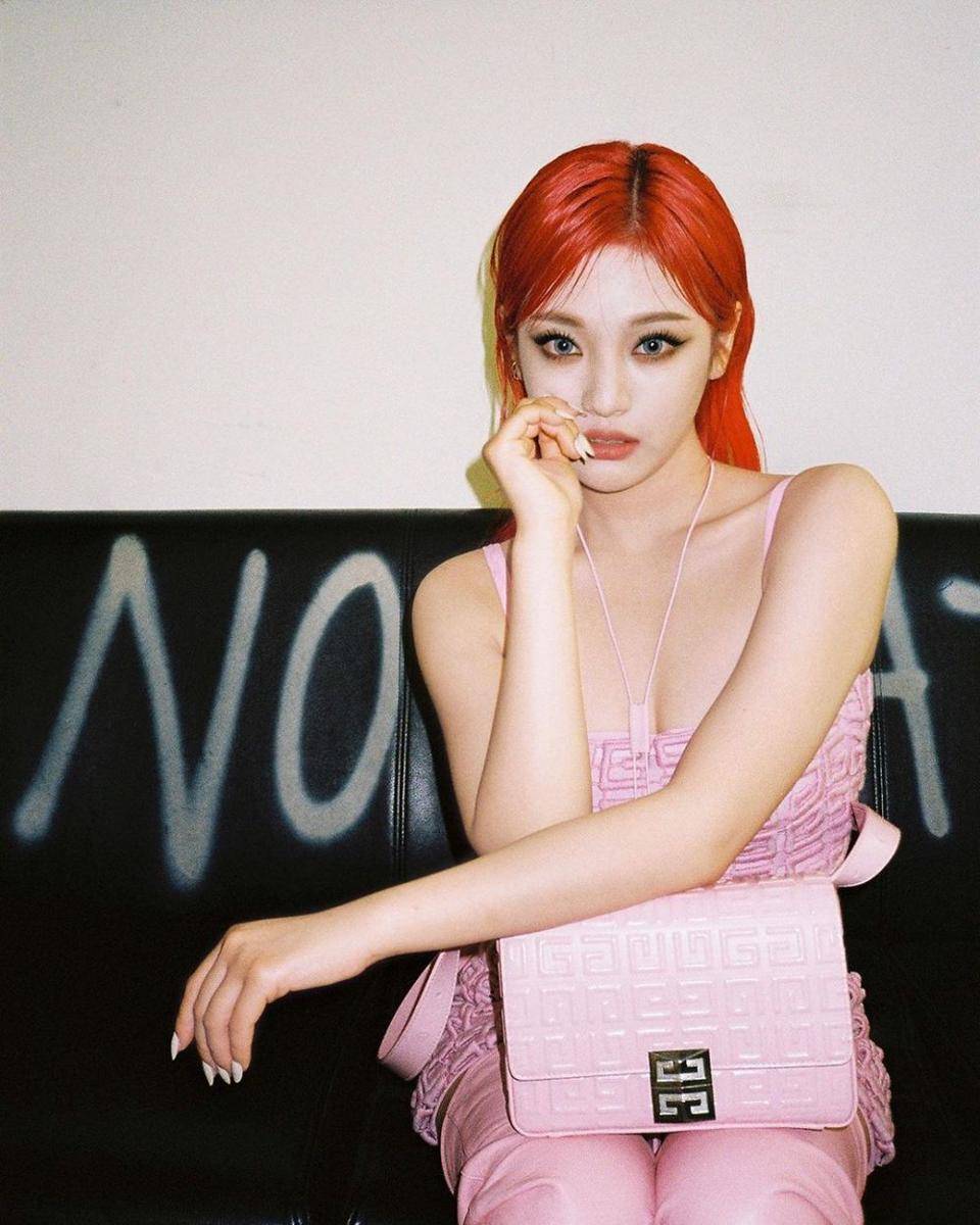 Potret Ningning aespa dengan Rambut Merah (instagram.com/aespa_official)