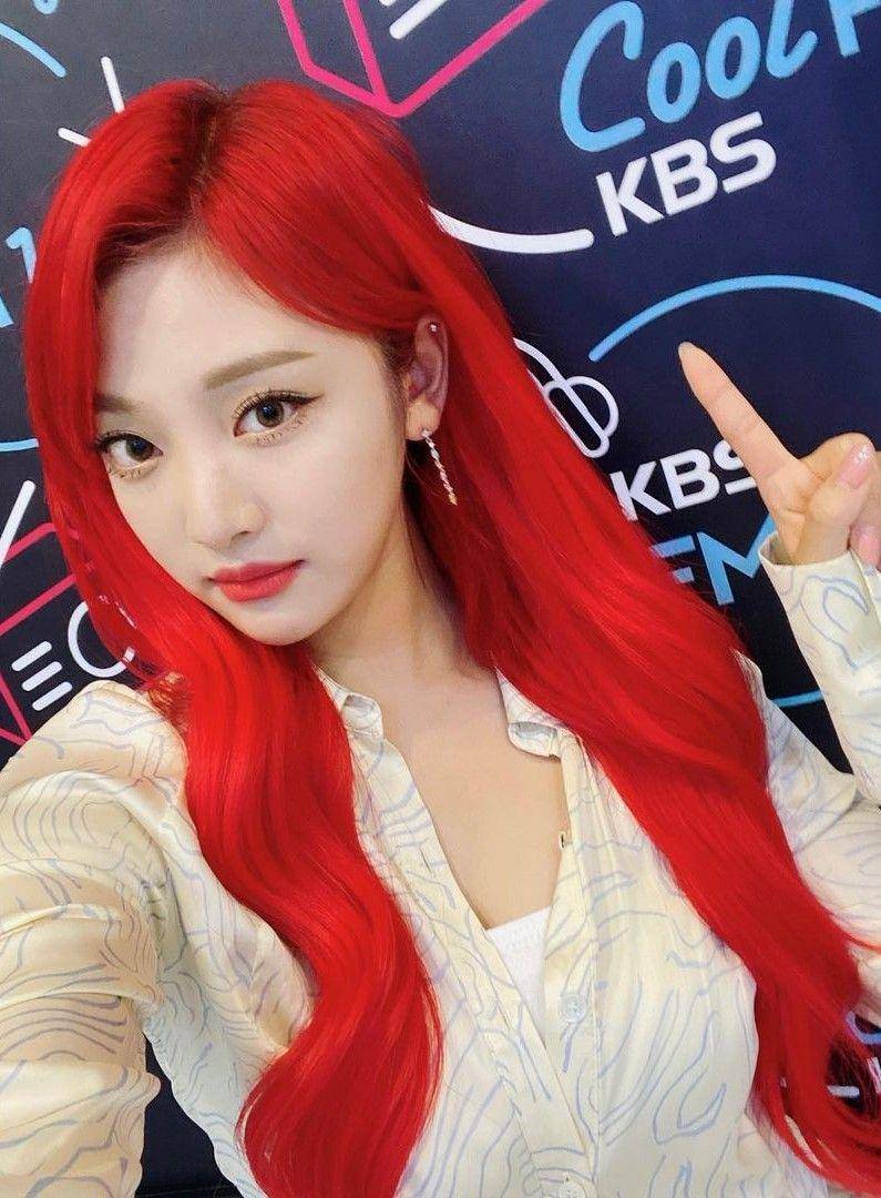 Potret Ningning aespa dengan Rambut Merah (instagram.com/volumeup891)