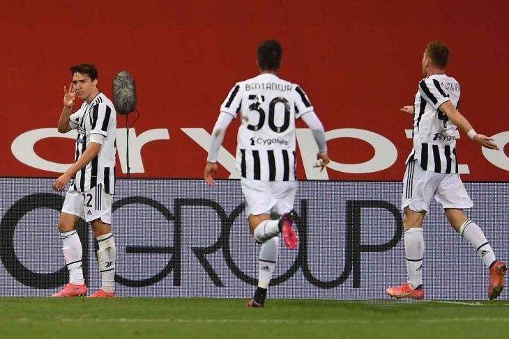 Pemain Juventus Federico Chiesa merayakan golnya ke gawang Atalanta pada pertandingan final Coppa Italia di Stadion Mapei, Italia, Kamis (20/5/2021). Juventus menang 2-1 atas Atalanta di partai final. ANTARA FOTO/AFLO via Reuters/Maurizio Borsari/.
