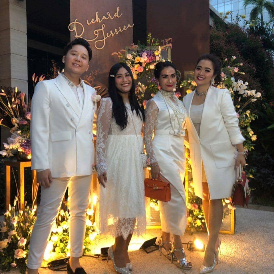 Iis Dahlia (instagram.com/isdadahlia)