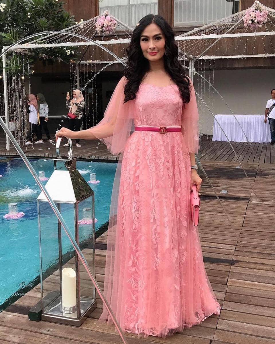 Iis Dahlia (instagram.com/isdadahlia)