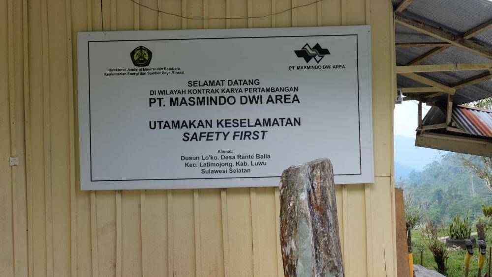 Plang perusahaan tambang emas PT Masmindo Dwi Area. Antara/HO