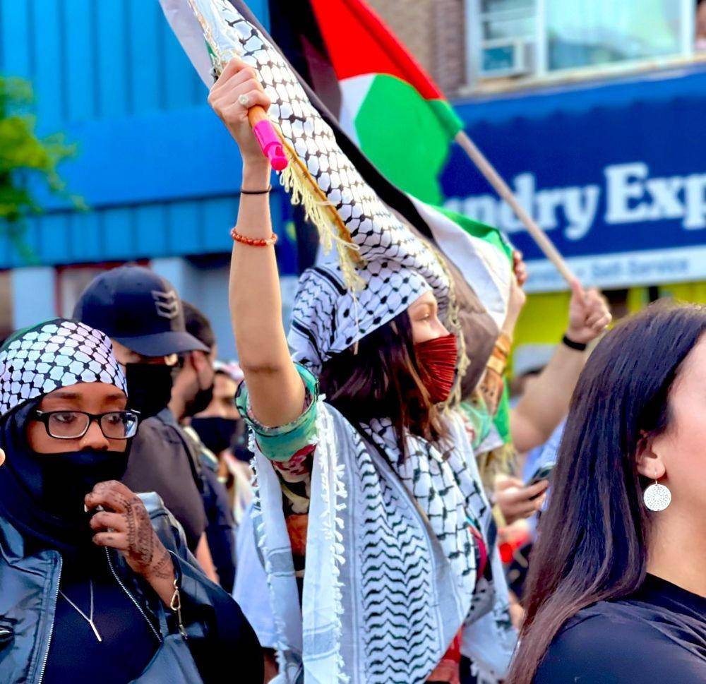 Aksi Bella Hadid di demo bela Palestina (instagram.com/bellahadid)