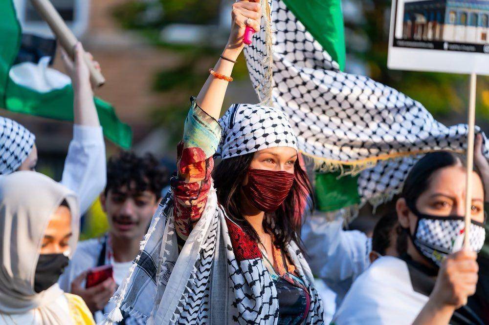 Aksi Bella Hadid di demo bela Palestina (instagram.com/bellahadid)