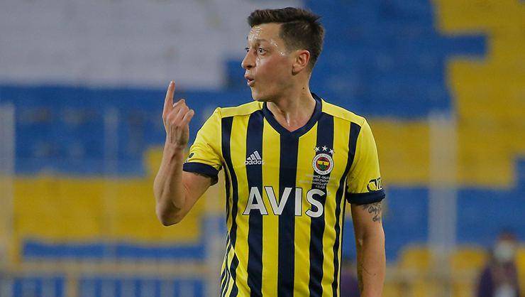 Mesut Ozil di Fenerbahce (twitter.com/ajansspor)