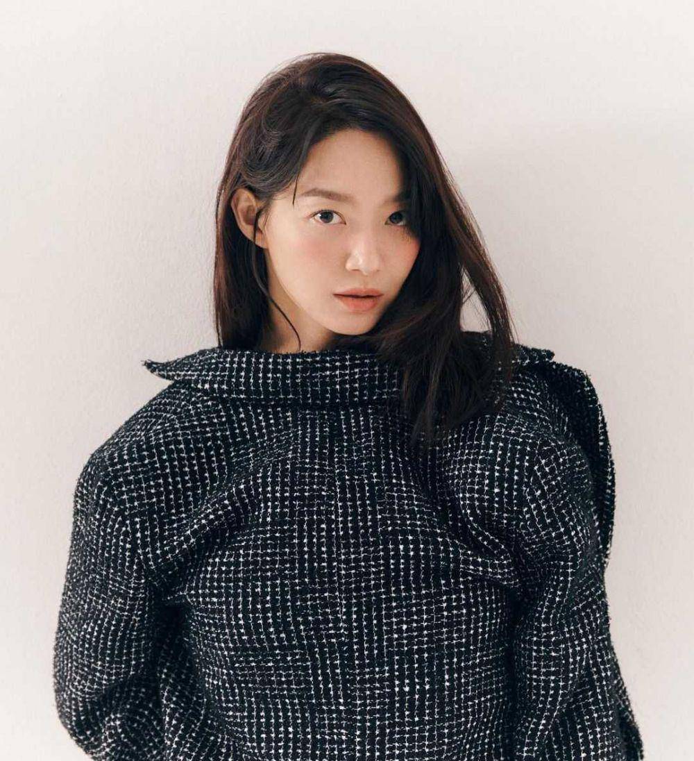 Shin Min Ah (instagram.com/illusomina)