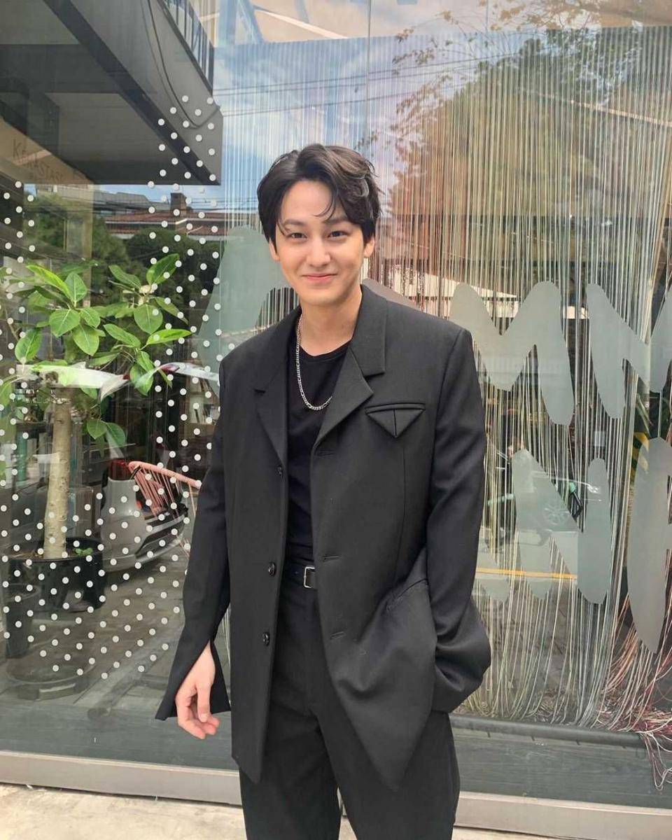 Kim Bum (instagram.com/k.kbeom)