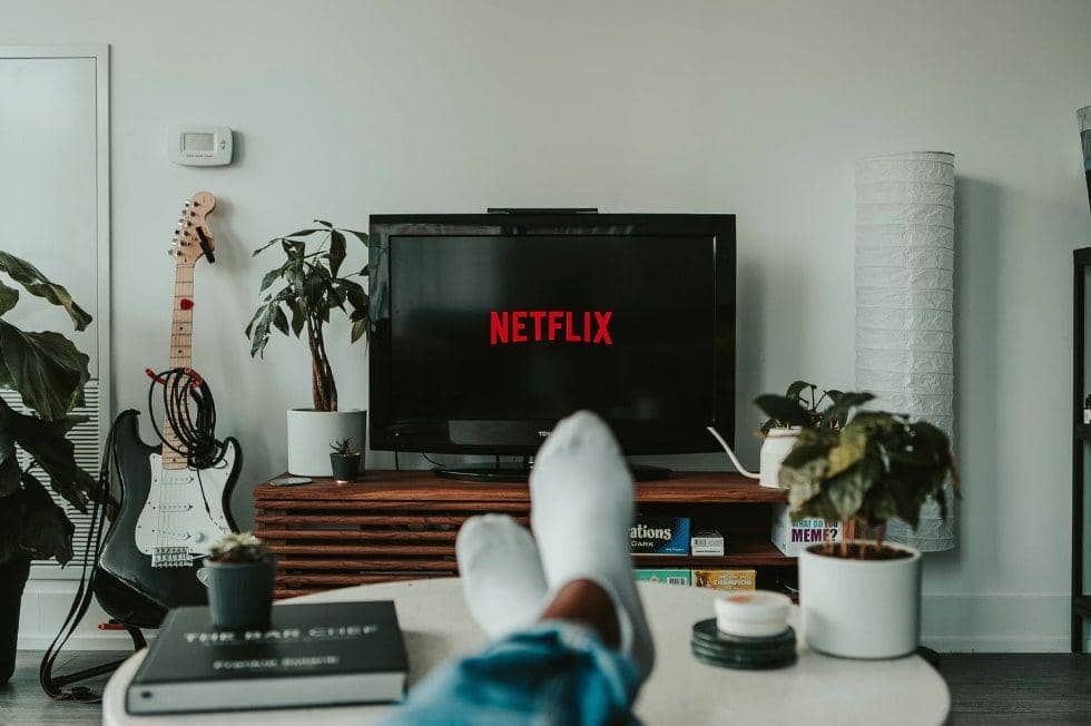 Ilustrasi nonton TV (unsplash.com/Mollie Sivaram)