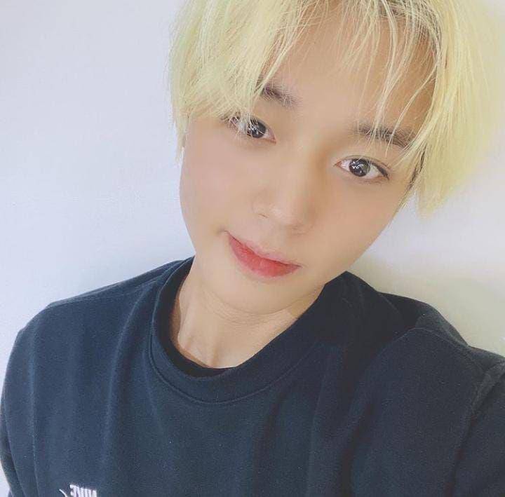 Park Jihoon dengan rambut blonde (instagram.com/0529.jihoon.ig)