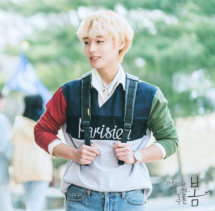 Park Jihoon dengan rambut blonde (instagram.com/0529.jihoon.ig)