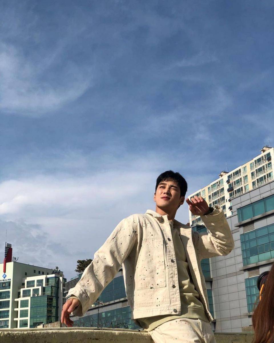 Ahn Bo Hyun (instagram.com/bohyunahn)