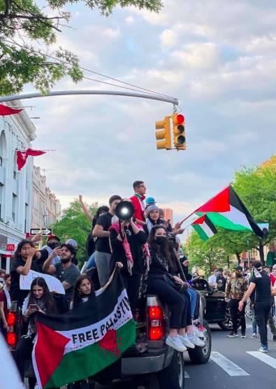 Aksi Bella Hadid di demo bela Palestina (instagram.com/bellahadid)