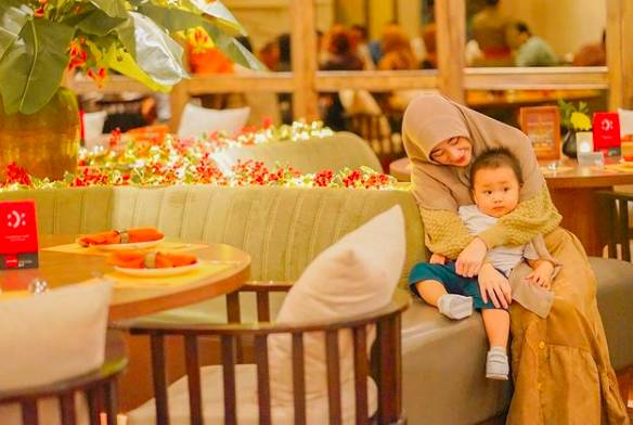 Momen Larissa Chou dan anak (instagram.com/larissachou)
