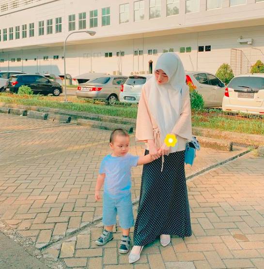 Momen Larissa Chou dan anak (instagram.com/larissachou)