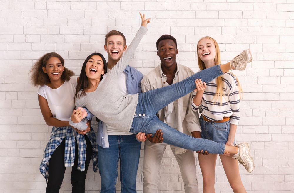 Cuma Sahabat yang Bisa Tahu Kondisimu, 5 Quotes Ini Relate Banget
