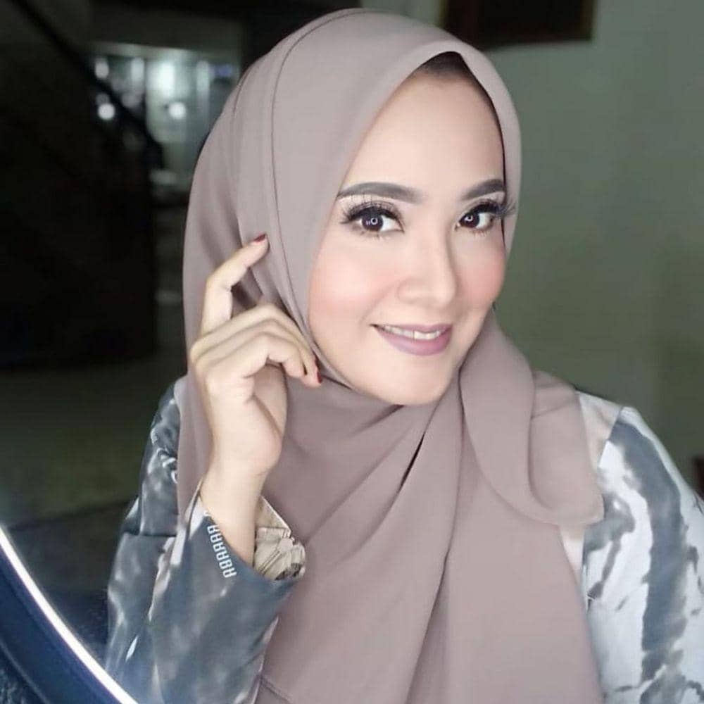 Elma Theana (instagram.com/elmatheana)