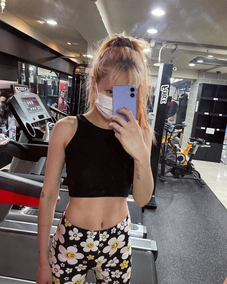 HyunA dengan tato di bagian tubuhnya (instagram.com/hyunah_aa)