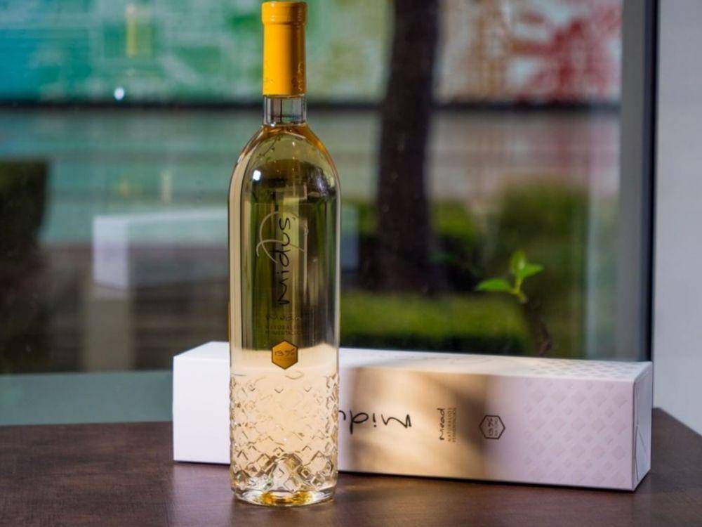 mead dari Lituania (instagram.com/champagneroute)