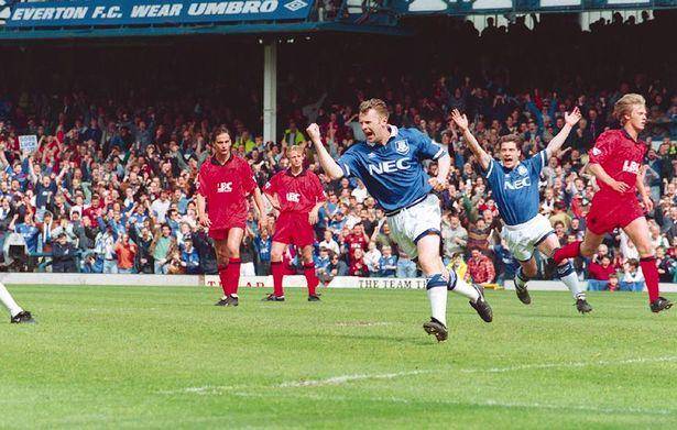 Potret selebrasi Graham Stuart saat berseragam Everton. (liverpoolecho.co.uk)
