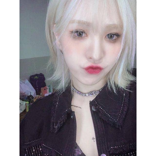 Wendy Red Velvet dengan tato di bagian tubuhnya (instagram.com/todayis_wendy)