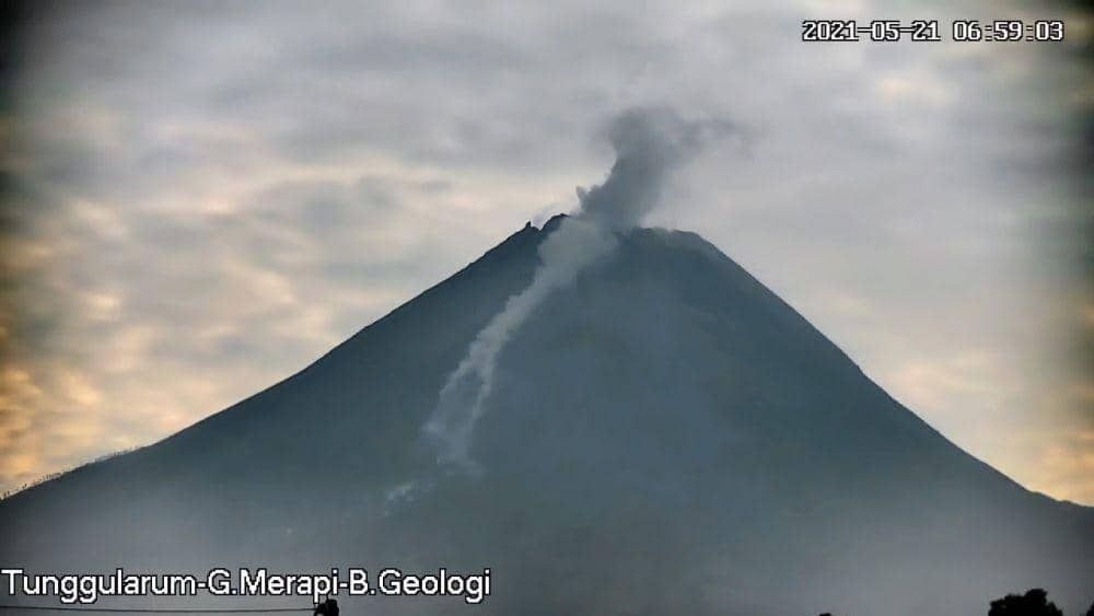 Jumat Pagi, Merapi Telah Luncurkan 4 Kali Awan Panas hingga 2 Km