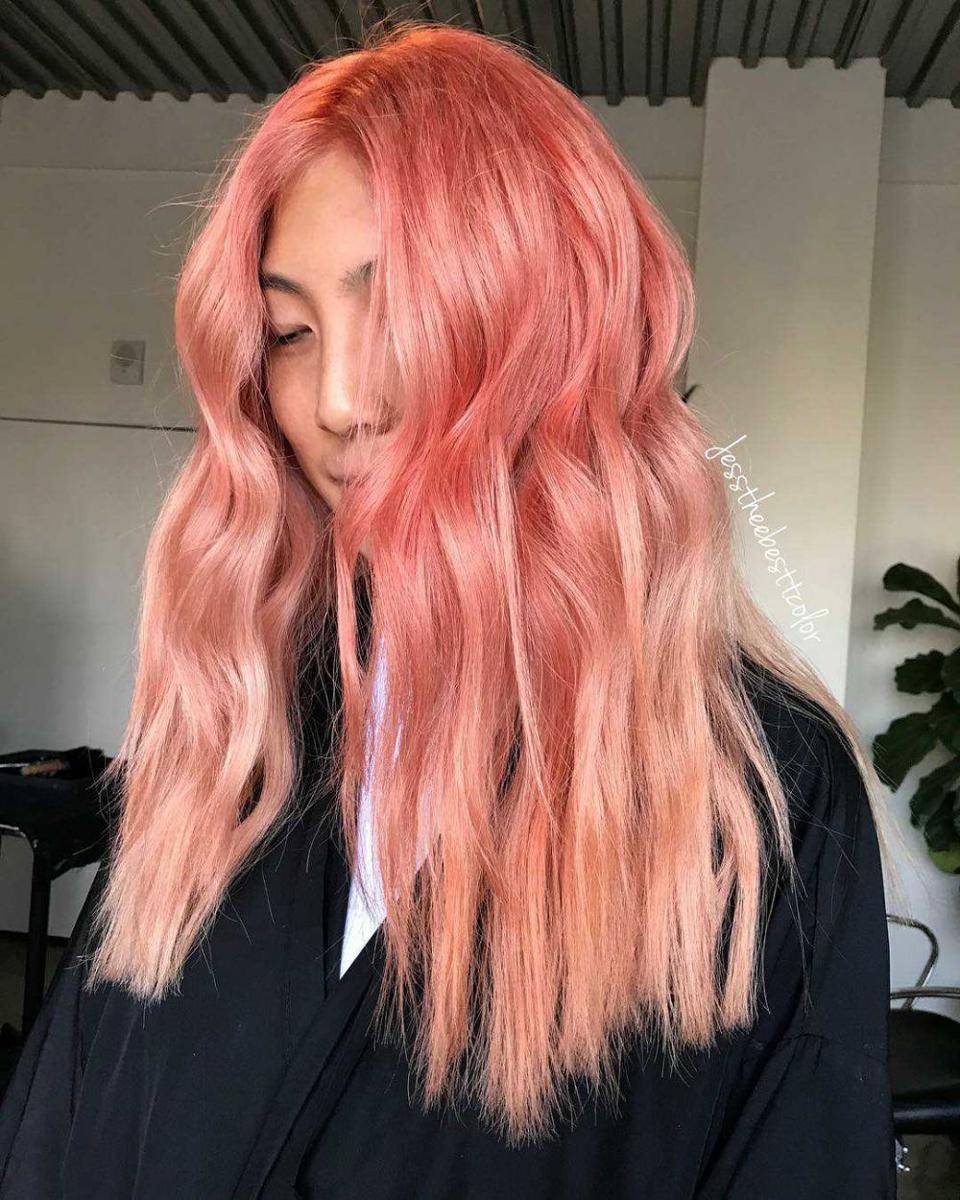 Rambut pink salmon (instagram.com/jesstheebesttcolor)