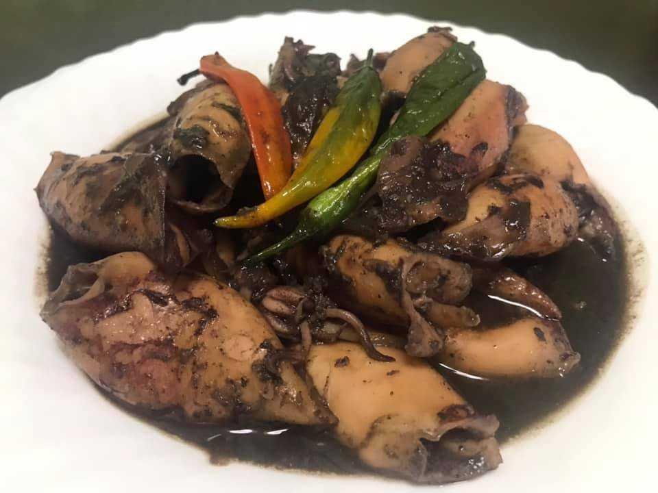 Jangan Buang Tintanya! Mari Masak Cumi Tumis Tinta Hitam untuk Lauk