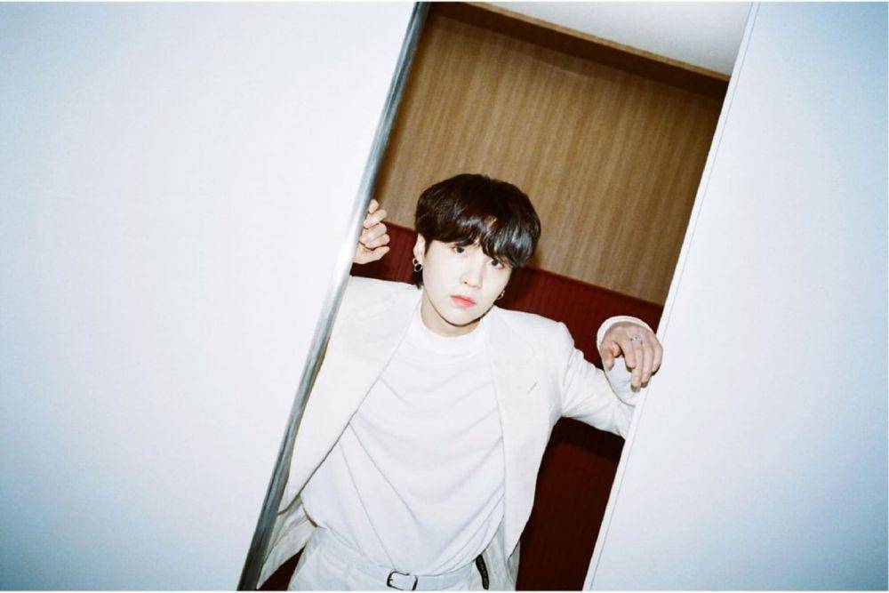 foto teaser Suga BTS untuk single Butter (instagram.com/bts.bighitofficial)