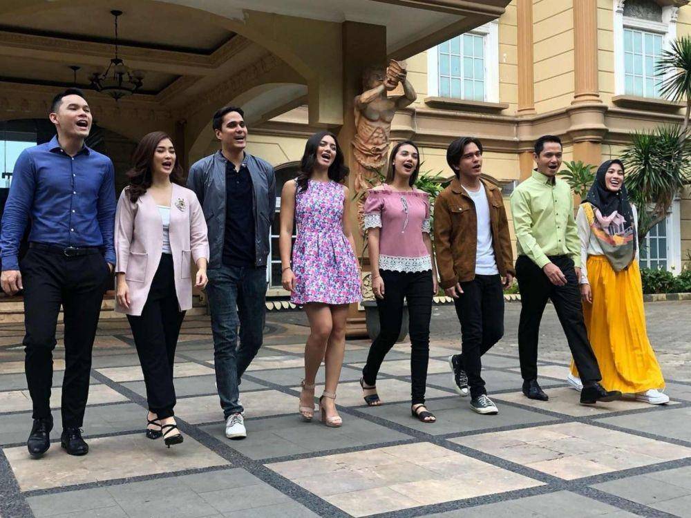 Kebersamaan cast Samudra Cinta selama syuting. (Instagram.com/benkasyafani/)